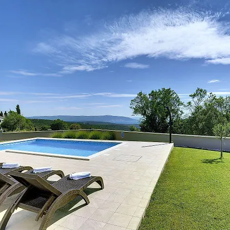 Сasa de vacaciones Schoene Mit Privatem Pool, Klima, Wlan, Terrasse, Grill Kavran