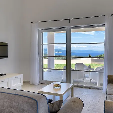 Schoene Mit Privatem Pool, Klima, Wlan, Terrasse, Grill Kavran
