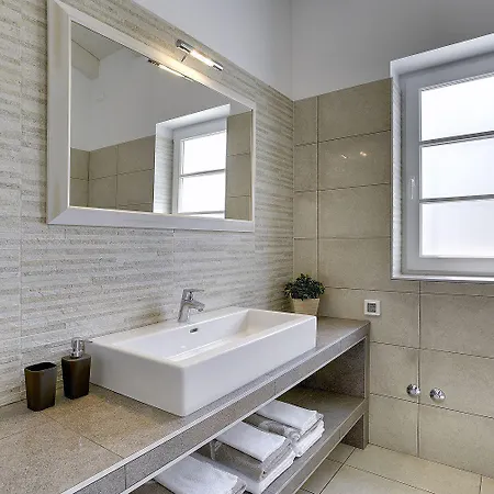 Сasa de vacaciones Schoene Mit Privatem Pool, Klima, Wlan, Terrasse, Grill Kavran