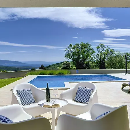 Schoene Mit Privatem Pool, Klima, Wlan, Terrasse, Grill 別荘 *