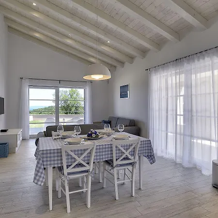 Schoene Mit Privatem Pool, Klima, Wlan, Terrasse, Grill *