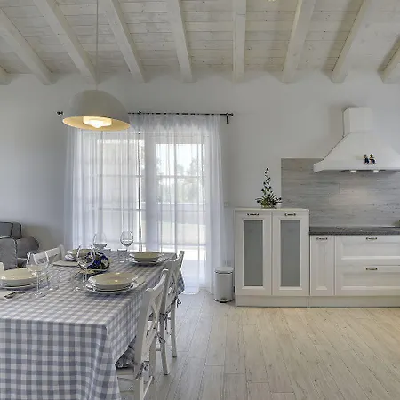 Schoene Mit Privatem Pool, Klima, Wlan, Terrasse, Grill
