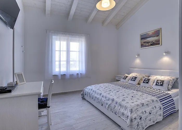 Prázdninový dům Schoene Mit Privatem Pool, Klima, Wlan, Terrasse, Grill *