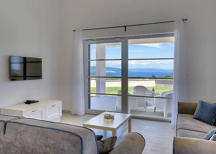 Schoene Mit Privatem Pool, Klima, Wlan, Terrasse, Grill Kavran