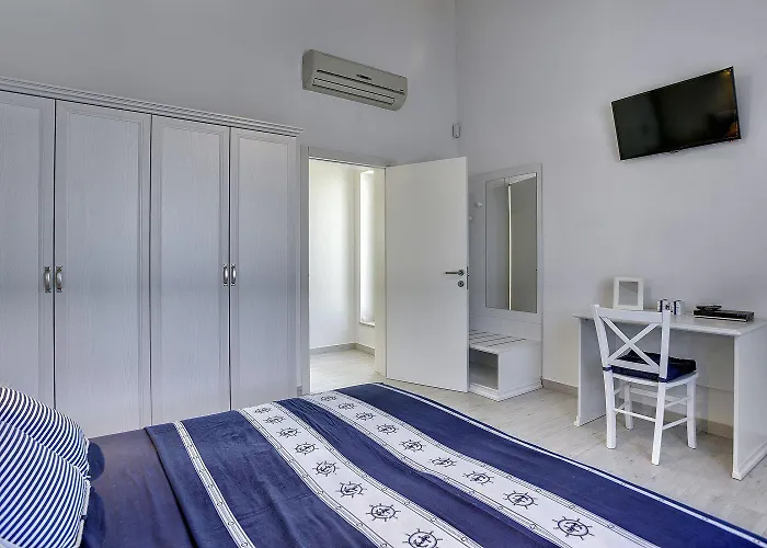 Schoene Mit Privatem Pool, Klima, Wlan, Terrasse, Grill *