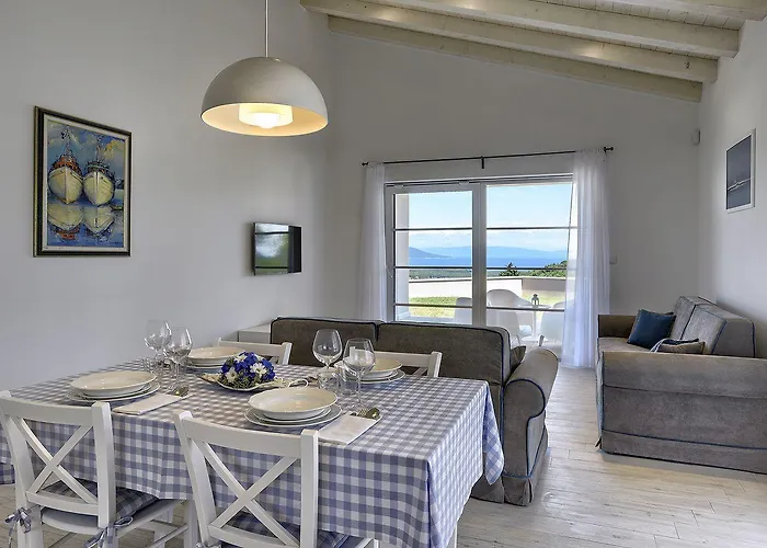 Schoene Mit Privatem Pool, Klima, Wlan, Terrasse, Grill Prázdninový dům